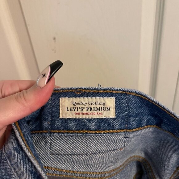 Levi's Womens Button Fly Distressed Cut Off Cuffed High Rise 501 Jean Shorts 27 - Picture 4 of 10